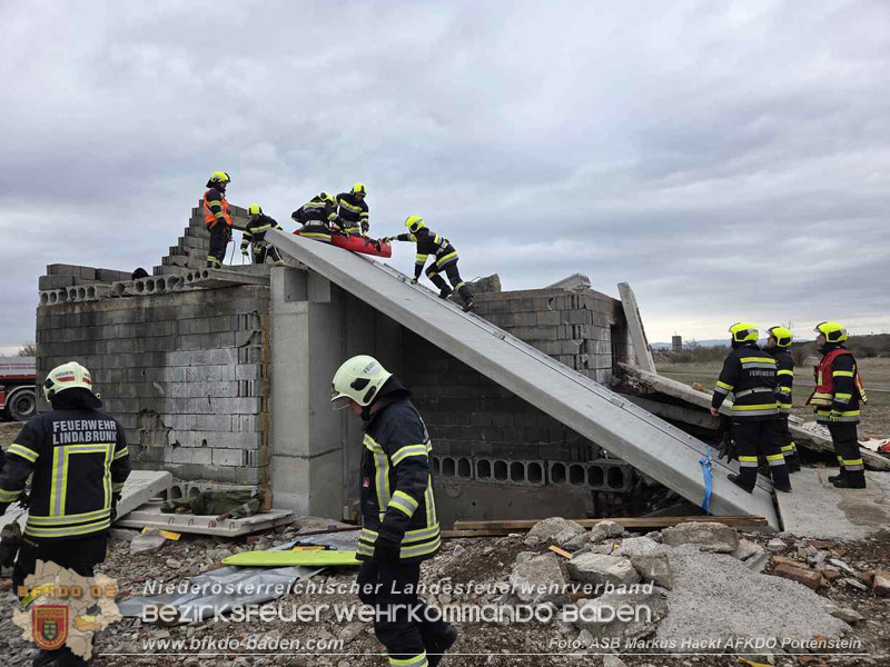20260328_Gro��bung der Feuerwehren des Feuerwehrabschnittes Pottenstein am Truppen�bungsplatz �Tritol-Werk"  Foto: ASB �A Markus Hackl