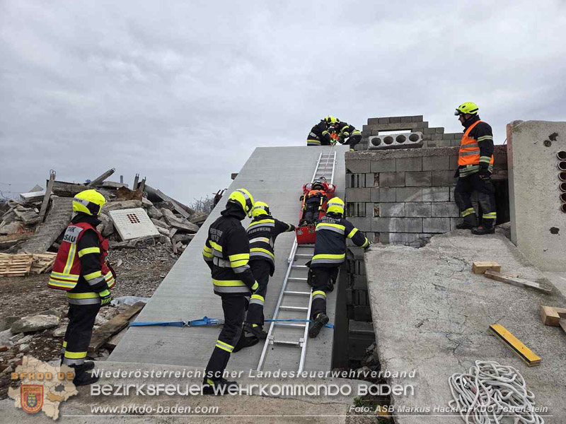 20260328_Gro��bung der Feuerwehren des Feuerwehrabschnittes Pottenstein am Truppen�bungsplatz �Tritol-Werk"  Foto: ASB �A Markus Hackl