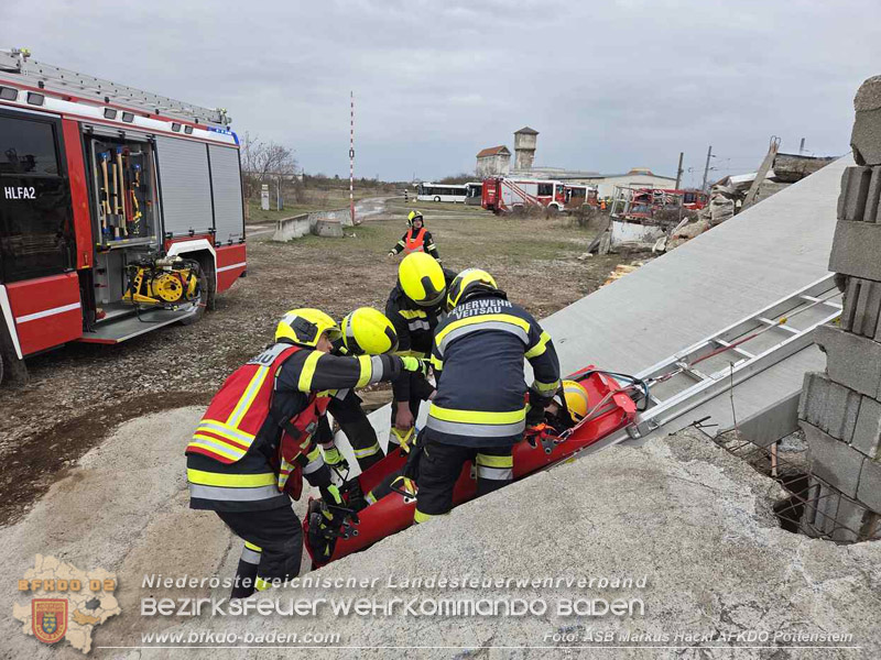 20260328_Gro��bung der Feuerwehren des Feuerwehrabschnittes Pottenstein am Truppen�bungsplatz �Tritol-Werk"  Foto: ASB �A Markus Hackl