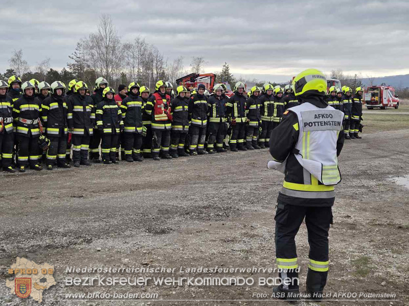 20260328_Gro��bung der Feuerwehren des Feuerwehrabschnittes Pottenstein am Truppen�bungsplatz �Tritol-Werk"  Foto: ASB �A Markus Hackl