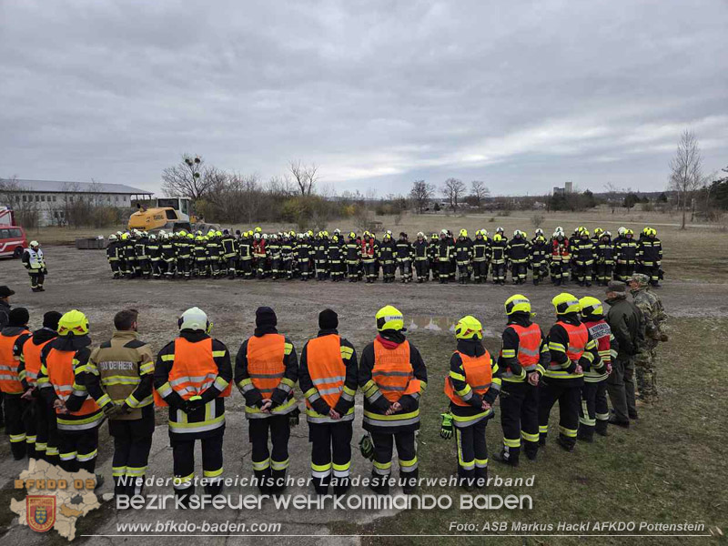 20260328_Gro��bung der Feuerwehren des Feuerwehrabschnittes Pottenstein am Truppen�bungsplatz �Tritol-Werk"  Foto: ASB �A Markus Hackl