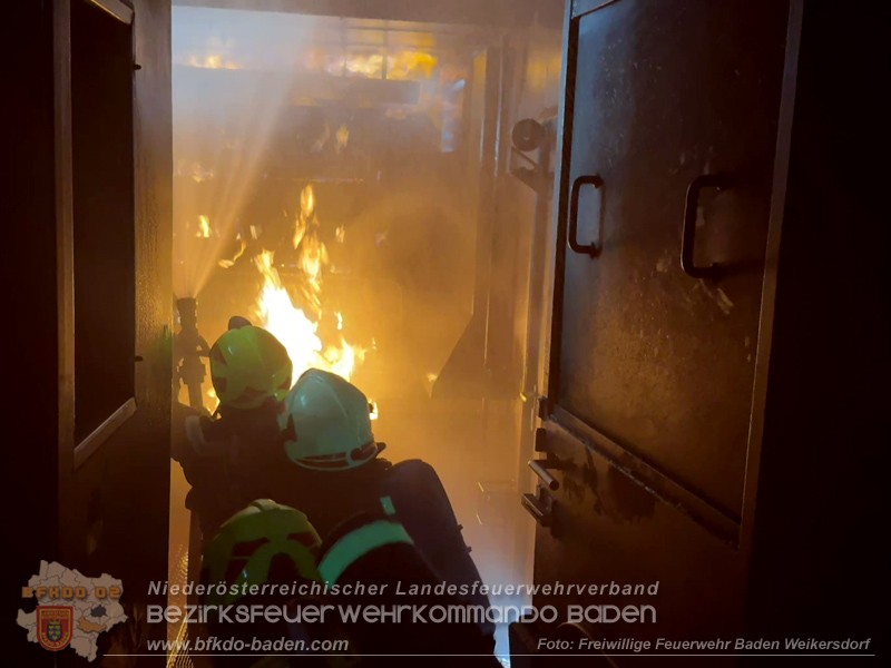 20260501-03_Hei�ausbildung in gasbefeuerten �bungsanlage in Baden Foto: FF Baden Weikersdorf