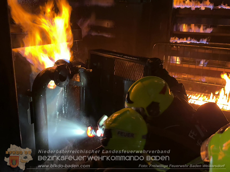 20260501-03_Hei�ausbildung in gasbefeuerten �bungsanlage in Baden Foto: FF Baden Weikersdorf