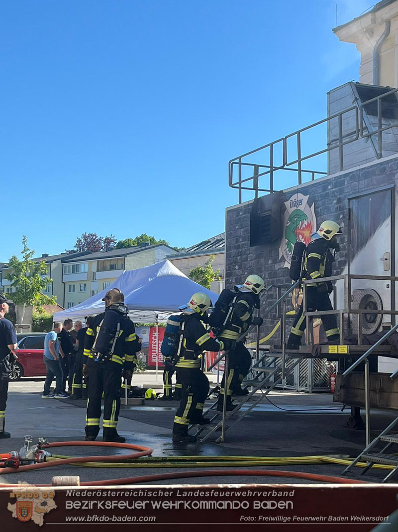 20260501-03_Hei�ausbildung in gasbefeuerten �bungsanlage in Baden Foto: FF Baden Weikersdorf