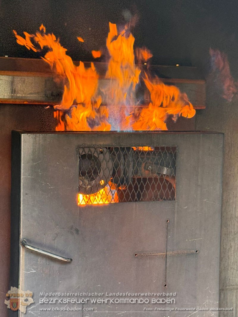 20260501-03_Hei�ausbildung in gasbefeuerten �bungsanlage in Baden Foto: FF Baden Weikersdorf