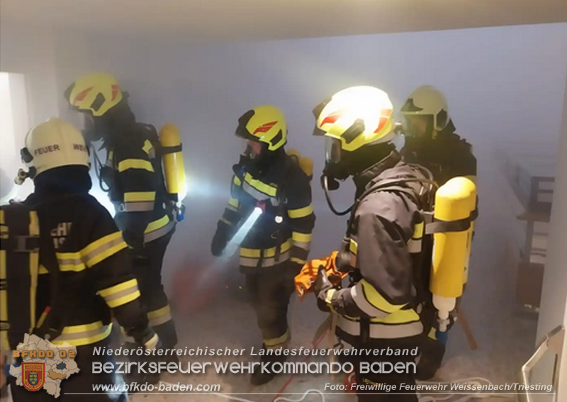 20260605_Gro��bung in der Mittelschule Weissenbach a.d.Triesting   Foto: FF Weissenbach/Triesting