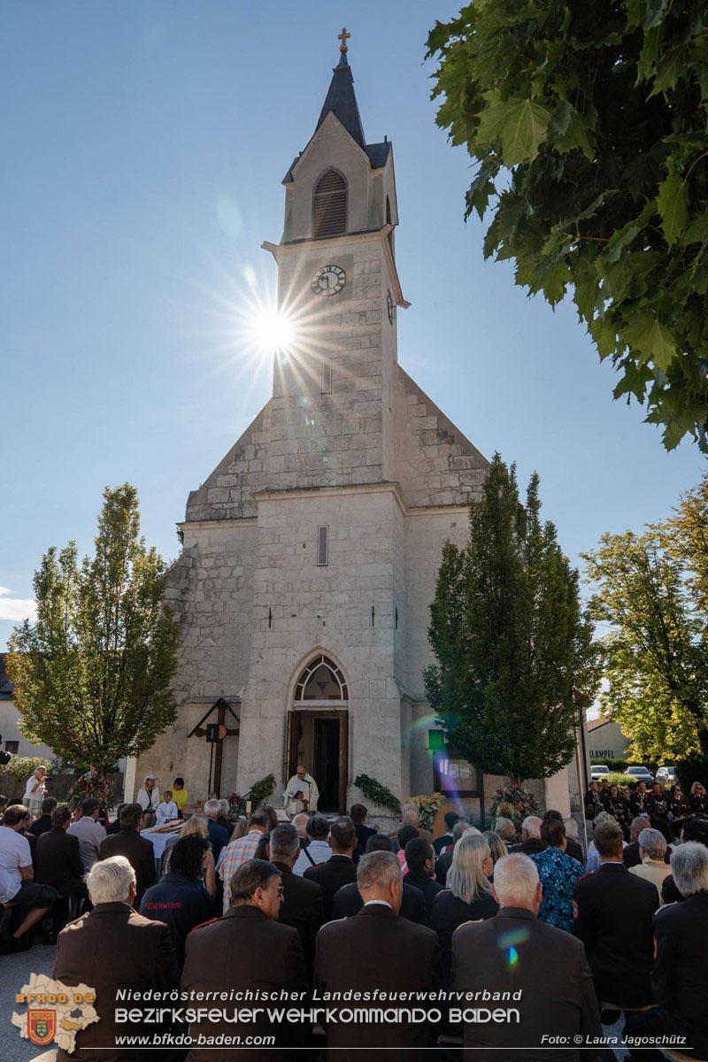 20260823_Ein Moment f�r die Geschichtsb�cher - Fahnenweihe FF Siegersdorf - Foto: Laura Jagosch�tz 