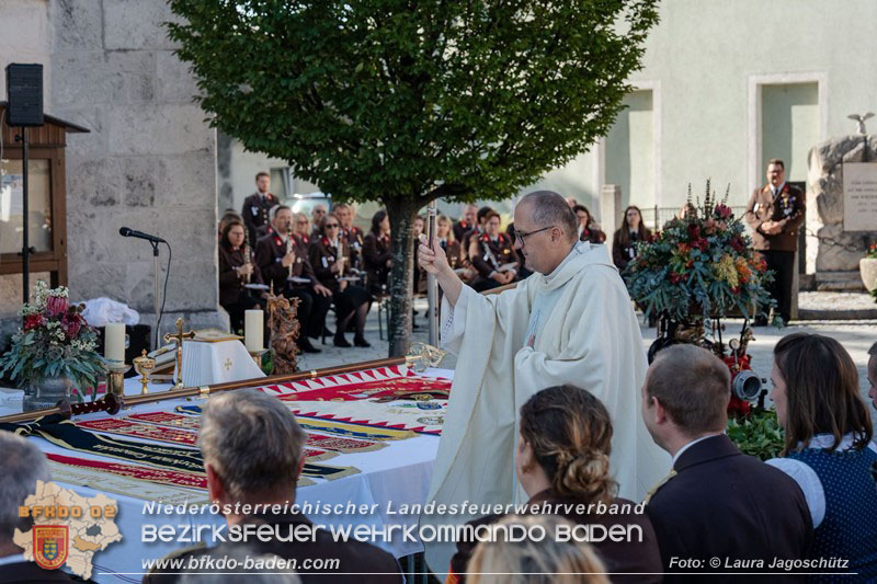 20260823_Ein Moment f�r die Geschichtsb�cher - Fahnenweihe FF Siegersdorf - Foto: Laura Jagosch�tz 