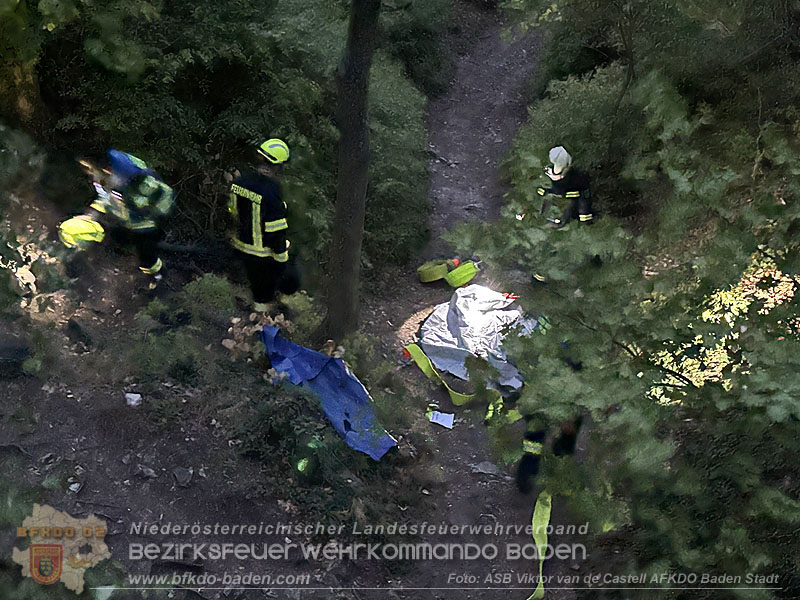 20260909_Badener Feuerwehren �ben Waldbrandbek�mpfung im Breich der Ruine Raueneck